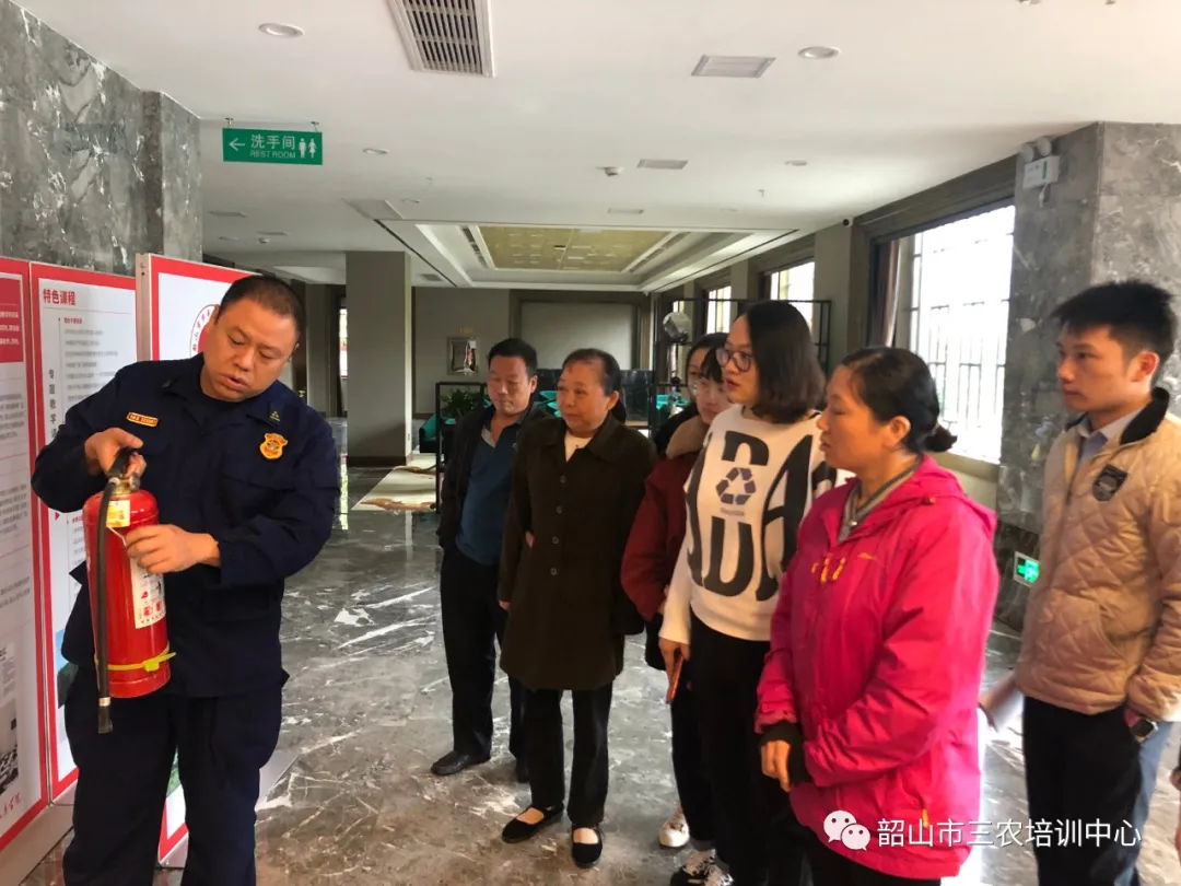 安全第一 警鐘長鳴——三農(nóng)基地開展2020年消防安全培訓(xùn)(圖4) 安全第一 警鐘長鳴——三農(nóng)基地開展2020年消防安全培訓(xùn)(圖4)
